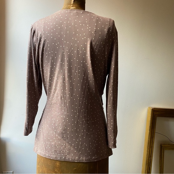 BODEN dotty surplice top, ruched stretch knit, taupe with white dots, UK brand - Picture 2 of 8